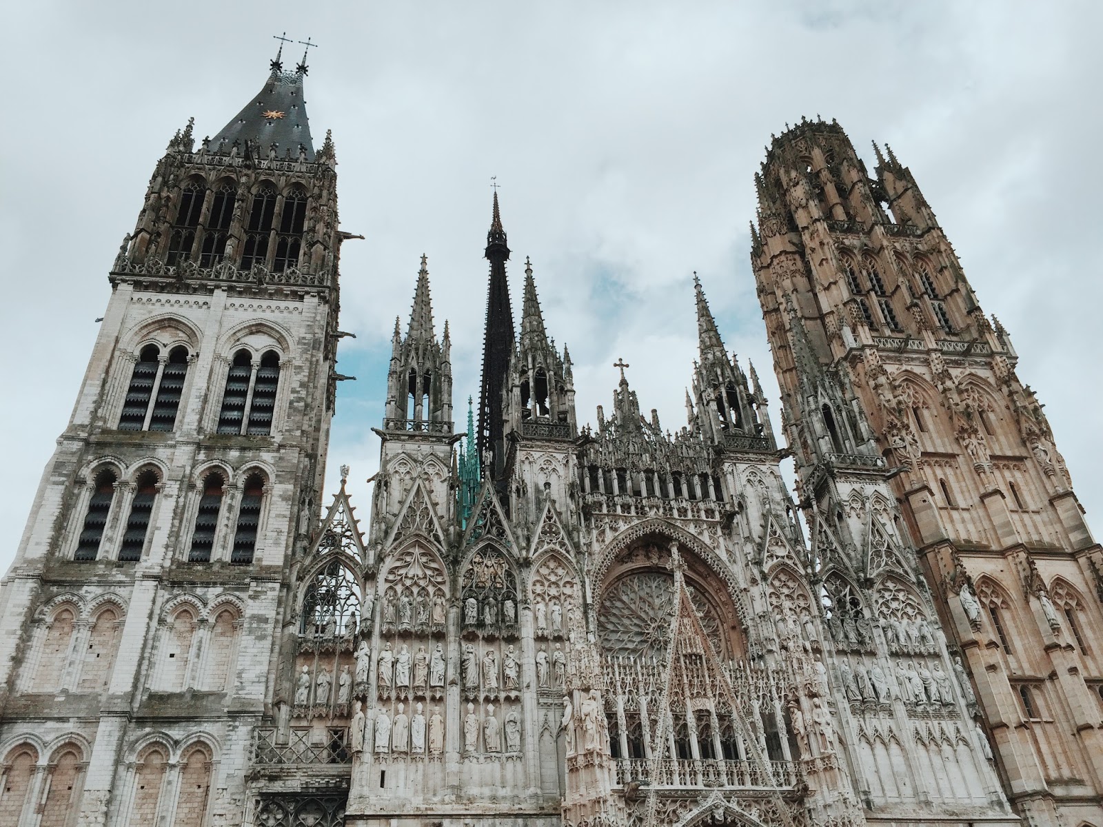 莫內筆下的盧昂聖母院（Cathédrale Notre-Dame de Rouen)
