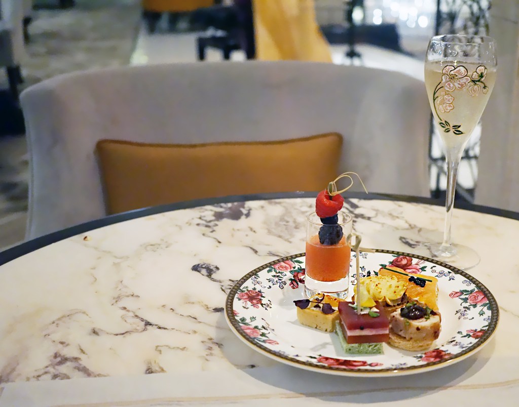 豎琴、鬆餅與一下午的優雅｜香港朗廷酒店英式下午茶