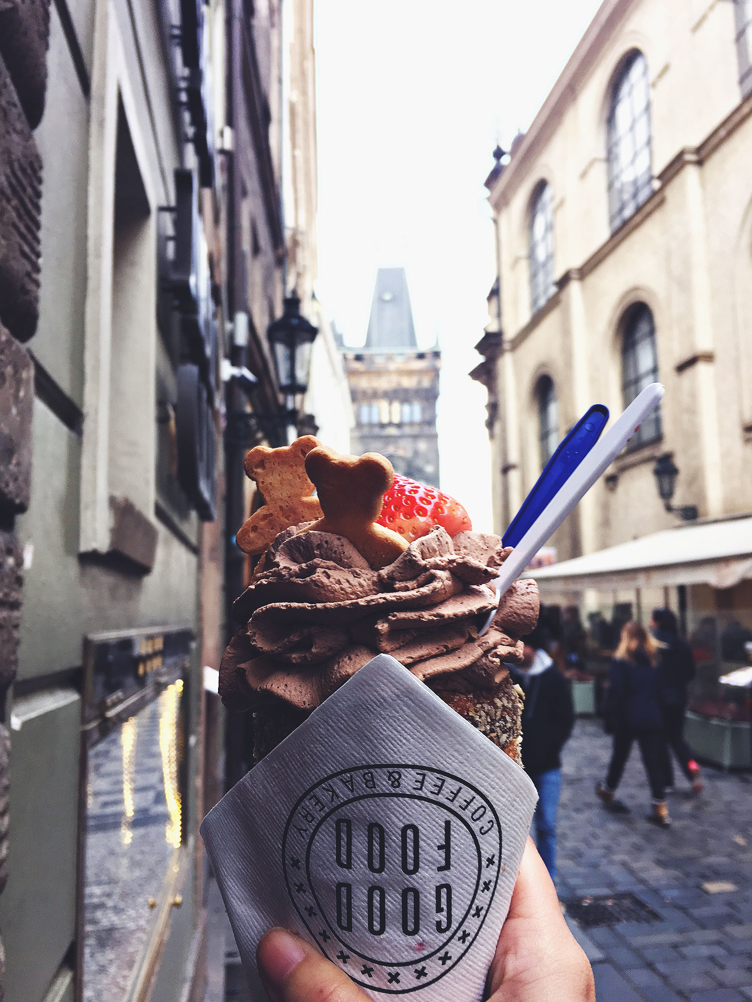 我在布拉格盡力吃，全力吃，我愛肉桂捲-Trdelník