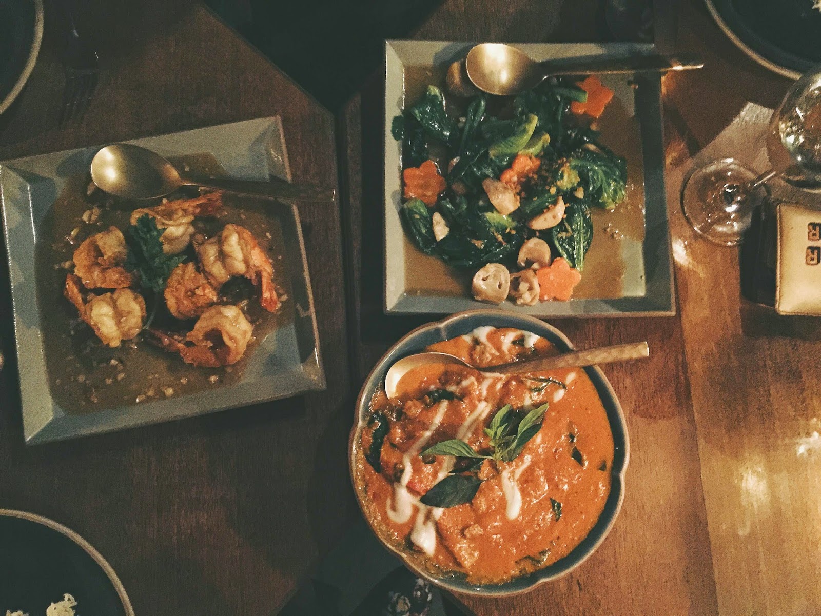 ｜2014年最後一個夏天｜泰國5日4夜小旅行・領事館小插曲與曼谷散步