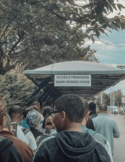 巴黎生活｜從排隊預約開始的長征：我在法國申請居留權